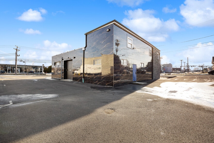Primary Photo Of 180 Commerce Dr, Fairfield Auto Dealership For Sale