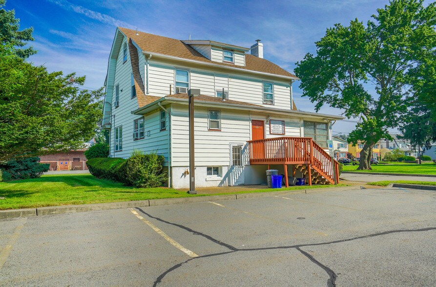 More Photos Of 142 Oak Tree Ave, South Plainfield Office For Lease