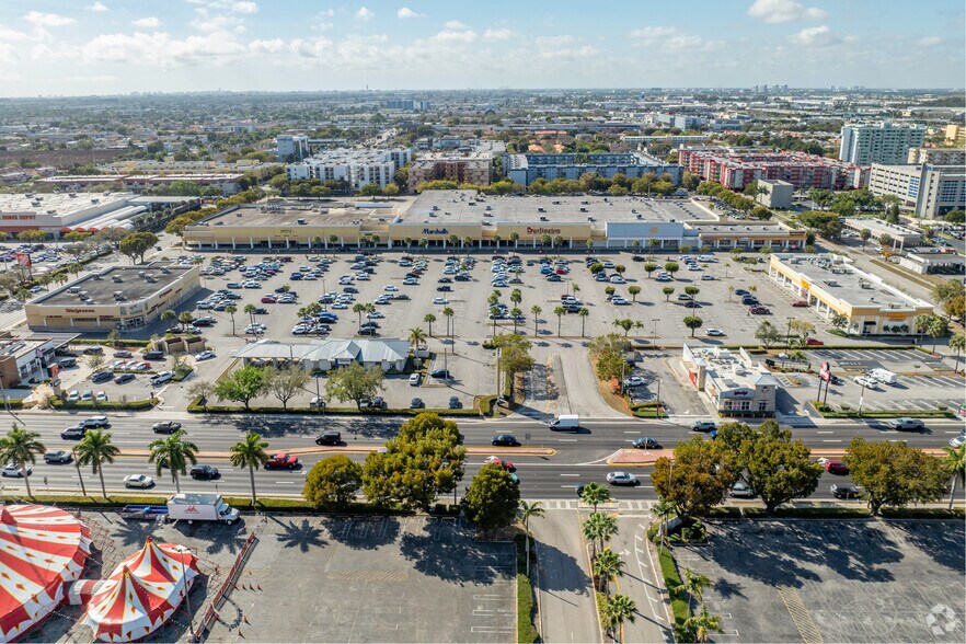 More Photos Of 1630-1738 W 49th St, Hialeah Storefront For Lease