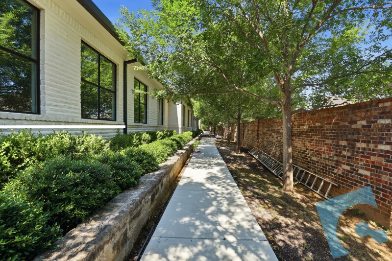 More Photos Of 8739 Davis Blvd, Keller Office For Sale