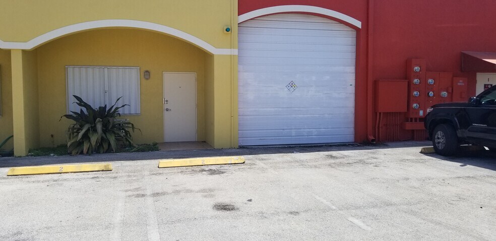 More Photos Of 13901 SW 143rd Ct, Miami Warehouse For Lease