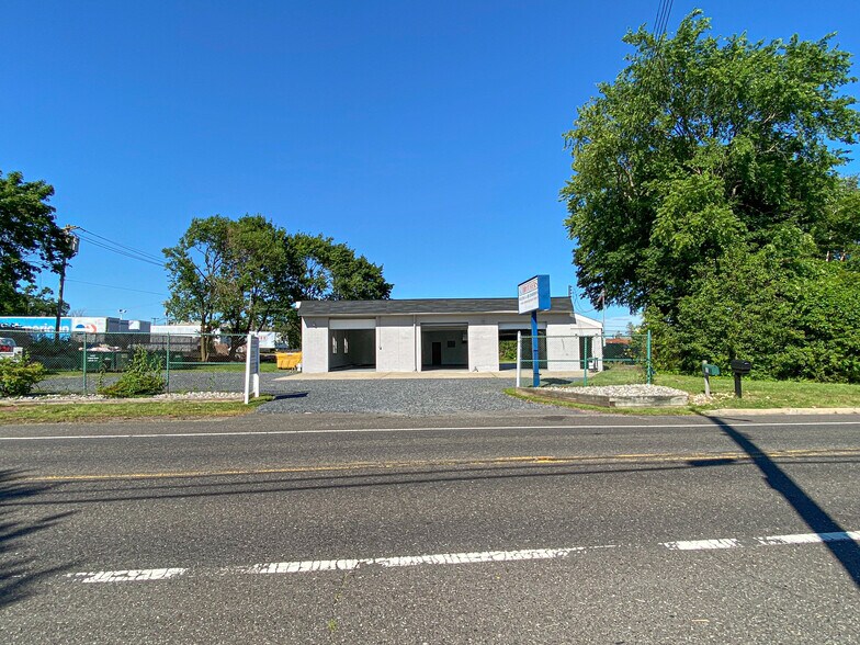 More Photos Of 15 Georgetown Rd, Wrightstown Service For Lease