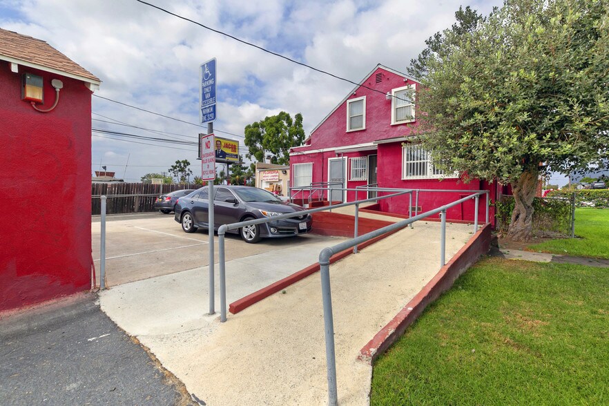 More Photos Of 1202-1204 W 1st St, Santa Ana Freestanding For Lease