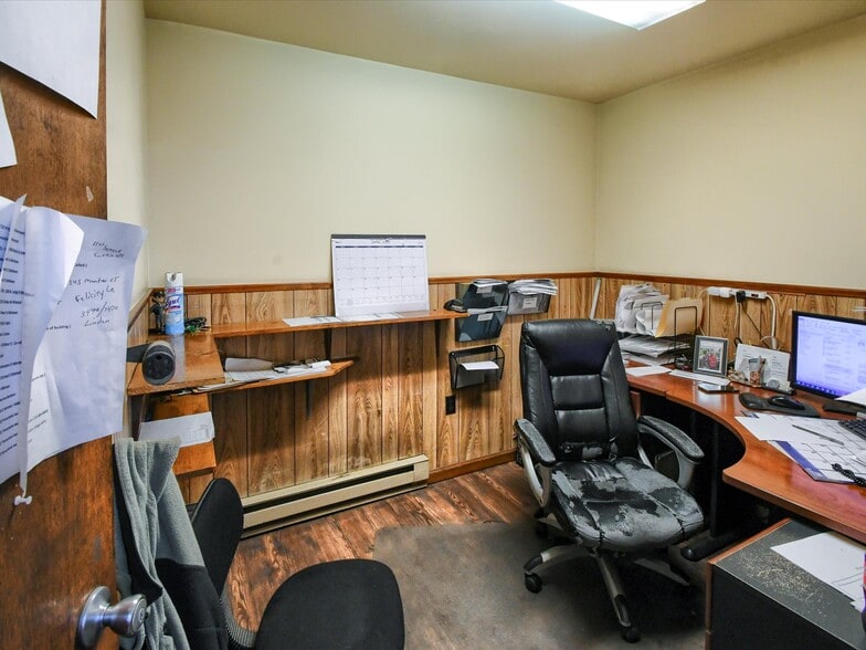 More Photos Of 610 Front St, Catasauqua Warehouse For Sale