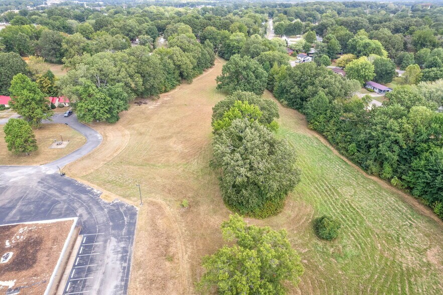 More Photos Of 1213 E Wood St, Paris Apartments For Sale