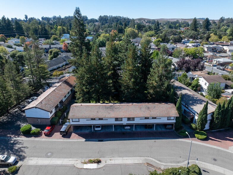 Primary Photo Of 7111 Marsh Way, Cotati Apartments For Sale
