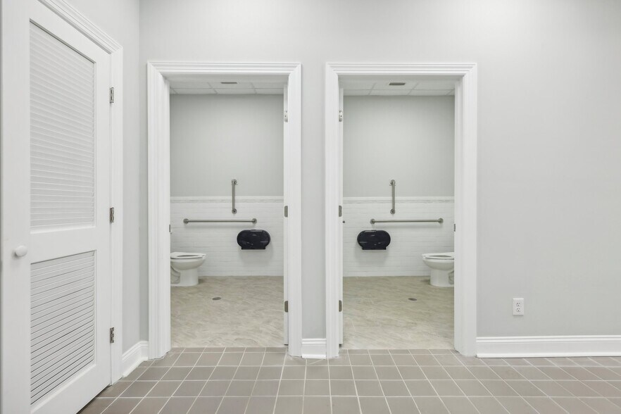 More Photos Of 315 Centre Ave, Secaucus Storefront Retail Residential For Sale