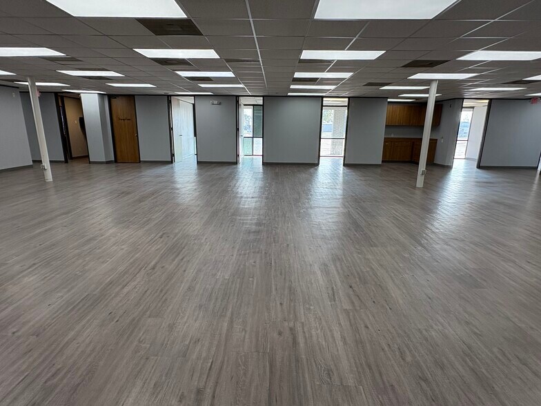 More Photos Of 1602 N Mechanic St, El Campo Land For Lease