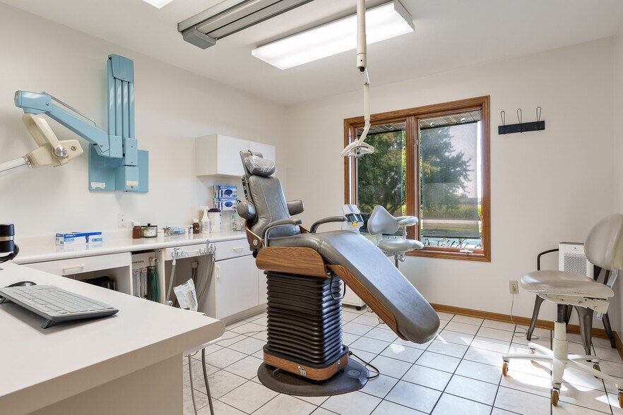 More Photos Of 7550 Rote Rd, Rockford Medical For Sale