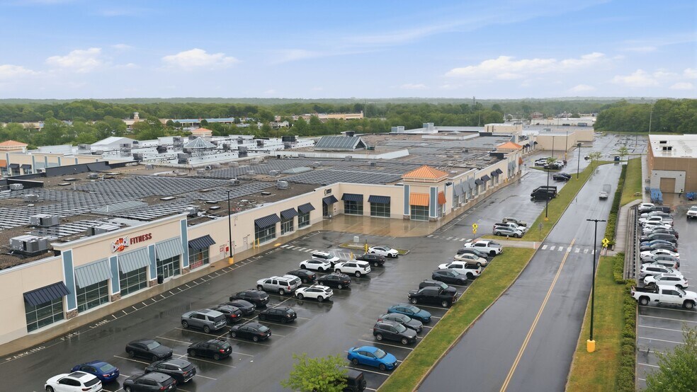 More Photos Of 262 Swansea Mall Dr, Swansea Unknown For Lease