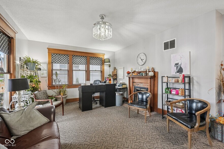 More Photos Of 305 E Washington St, Greencastle Storefront Retail Residential For Sale