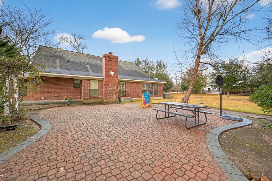 More Photos Of 8911 West Ln, Magnolia Office For Sale