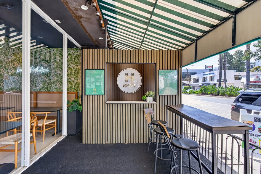 More Photos Of 11925-11927 Ventura Blvd, Studio City Storefront For Lease