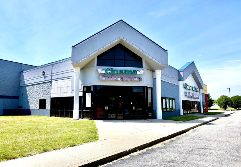 More Photos Of 870 Mallory Pky, Franklin Movie Theatre For Sale