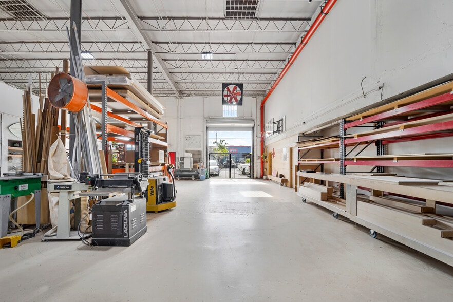 More Photos Of 3141 NW 40th St, Miami Warehouse For Sale
