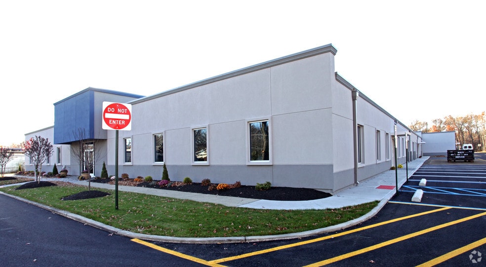 More Photos Of 58-60 S Jefferson Rd, Whippany Warehouse For Lease