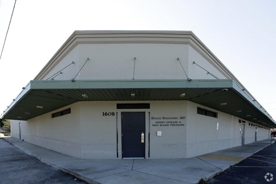 More Photos Of 1608 S New Braunfels Ave, San Antonio Medical For Lease