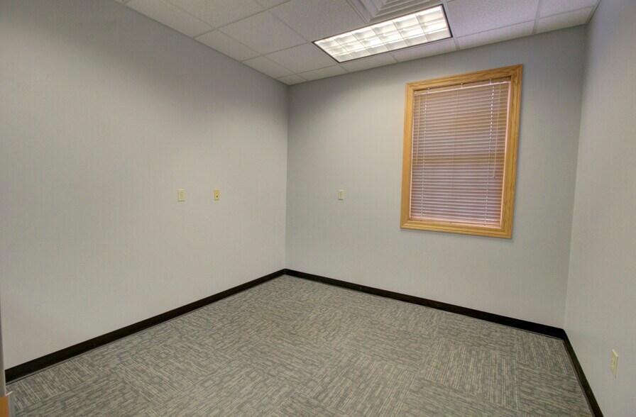 More Photos Of 366 N Portland Way, Galion Medical For Sale