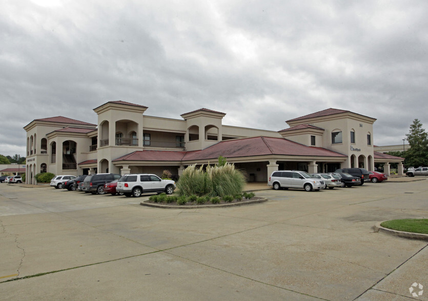 Primary Photo Of 144 S Thomas St, Tupelo Office For Lease