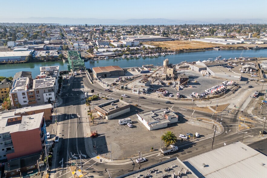 More Photos Of 324 23rd Ave, Oakland Convenience Store For Sale