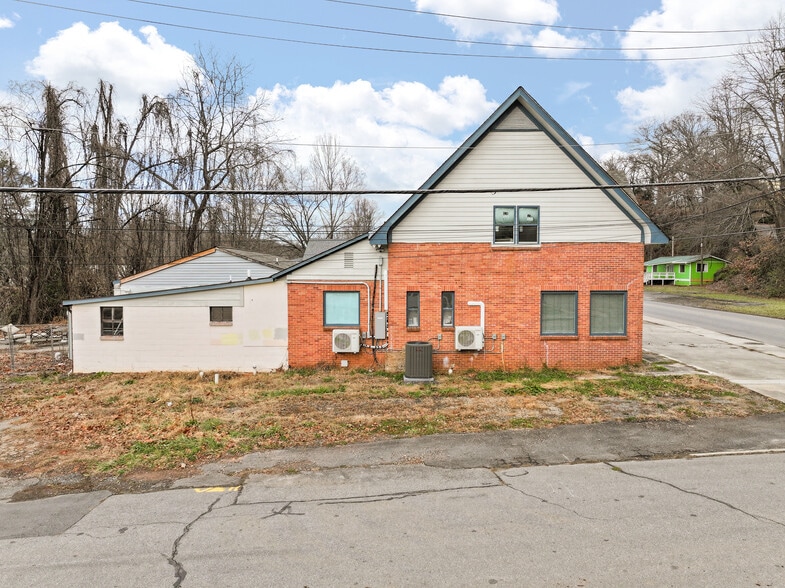 More Photos Of 595 N Main St, Waynesville General Retail For Sale