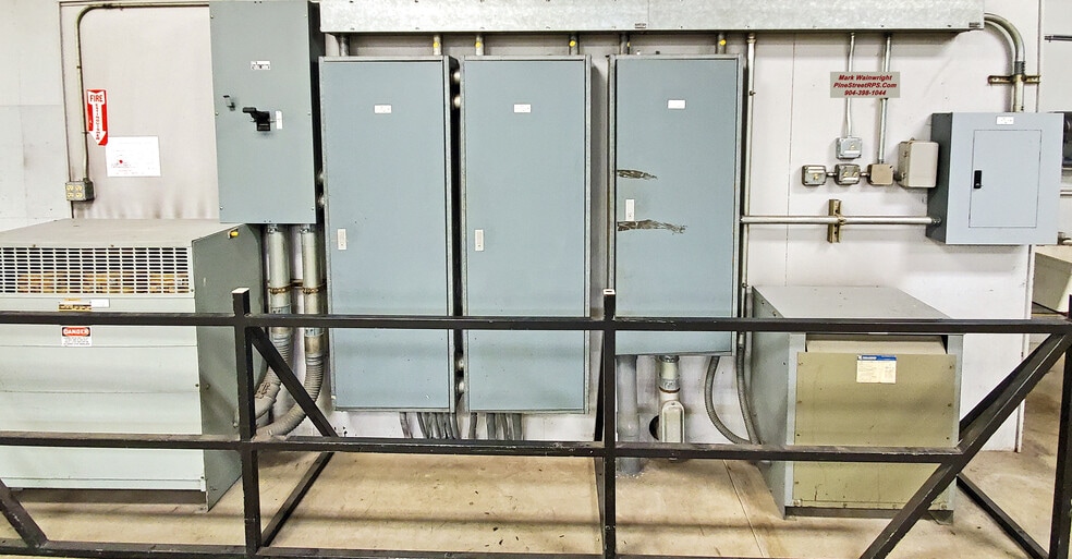 More Photos Of 11320 Distribution Ave E, Jacksonville Manufacturing For Lease