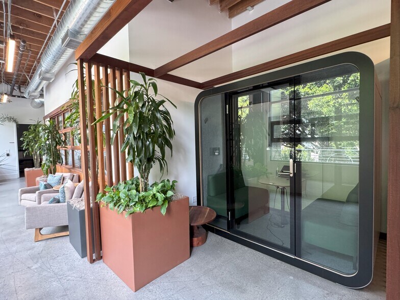 More Photos Of 1422-1424 2nd St, Santa Monica Office For Lease