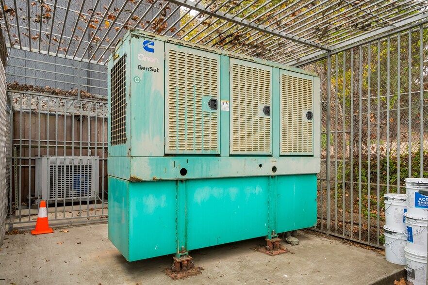 More Photos Of 1375 Fairfax Ave, San Francisco Warehouse For Sale