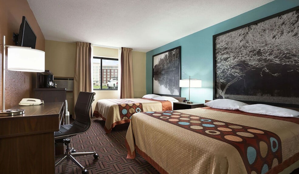 More Photos Of 401 S 44th St, Mount Vernon Hotel For Sale