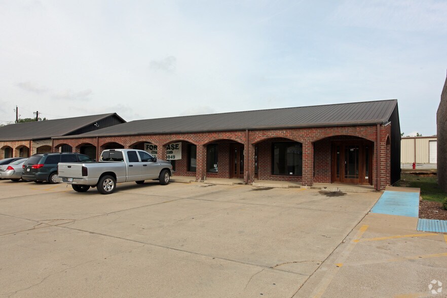 More Photos Of , Lindale General Retail For Sale