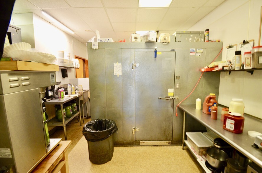 More Photos Of 4500-4520 City Line Ave, Philadelphia Unknown For Lease