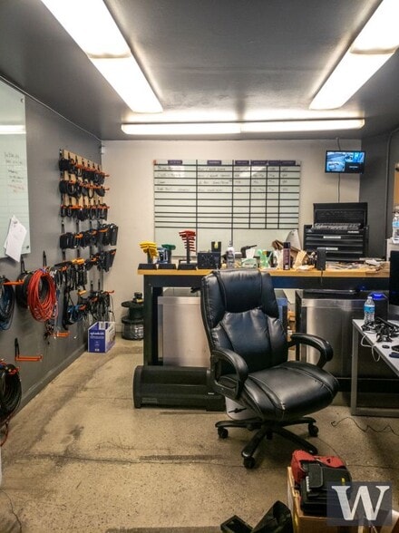 More Photos Of 13428 Beach Ave, Marina Del Rey Warehouse For Lease