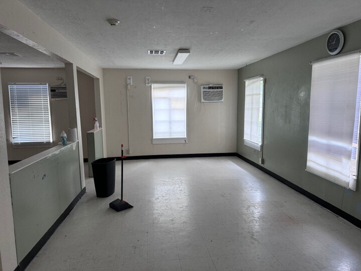 More Photos Of 2906 & 2926 Old Houston Rd,, Huntsville Specialty For Sale