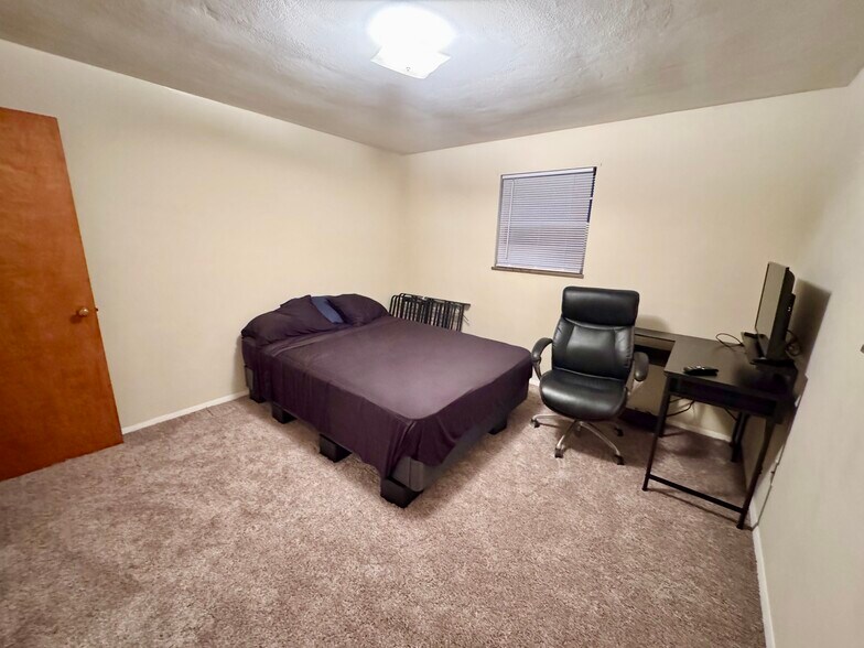 More Photos Of 2314 Frank Scott Pky W, Belleville Multifamily For Sale