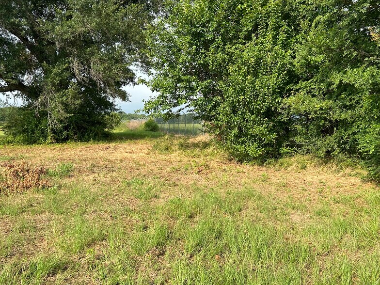More Photos Of South US Hwy 79/84, Palestine Land For Sale