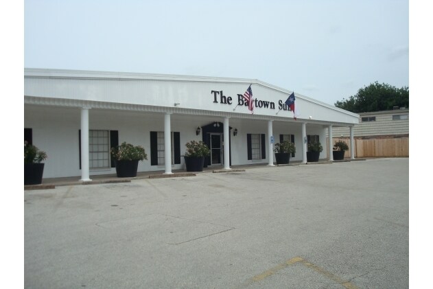 More Photos Of 1301 Memorial Dr, Baytown Warehouse For Sale