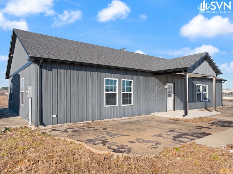 More Photos Of 300 Opportunity dr, Mayfield Warehouse For Sale