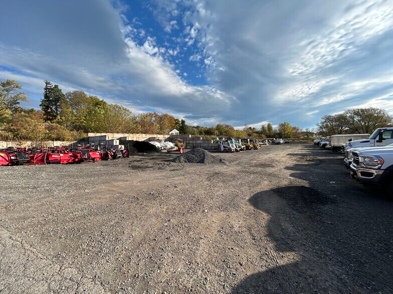 More Photos Of 6810 E Seneca Tpke, Jamesville Specialty For Sale