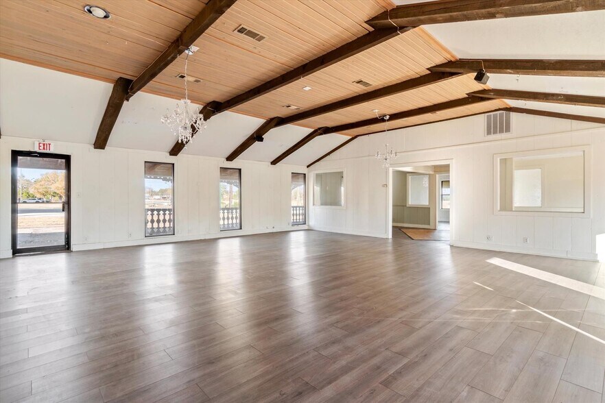 More Photos Of 1501 N Trade Days Blvd, Canton Storefront Retail Office For Sale