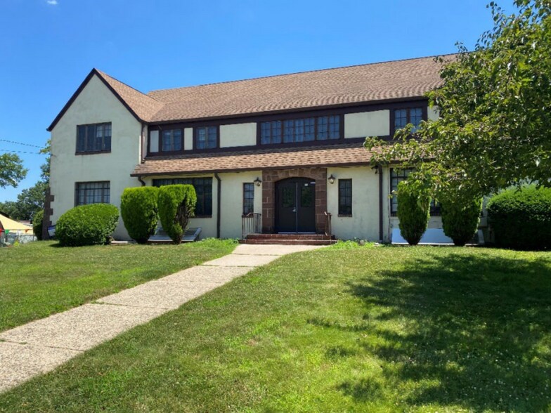 More Photos Of 340 Bogert Rd, River Edge Specialty For Sale