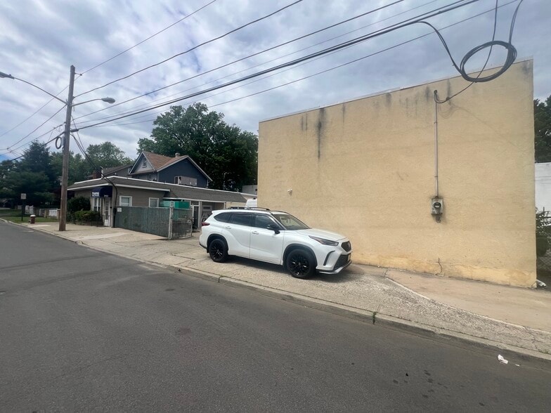 More Photos Of 262 Rutherford Blvd, Clifton Warehouse For Sale