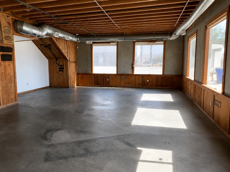 More Photos Of 8594 Siempre Viva Rd, San Diego Manufacturing For Lease
