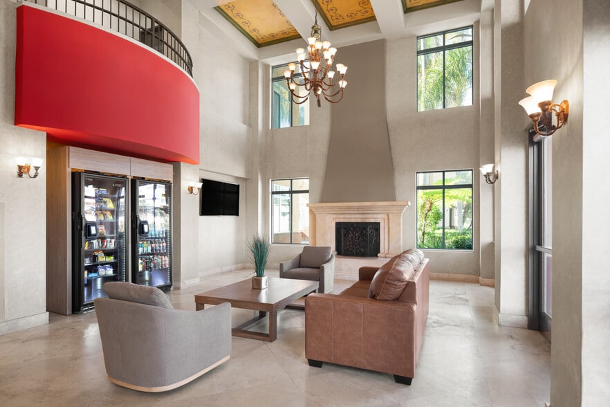 More Photos Of 631 Camino del Rio S, San Diego Hotel For Sale