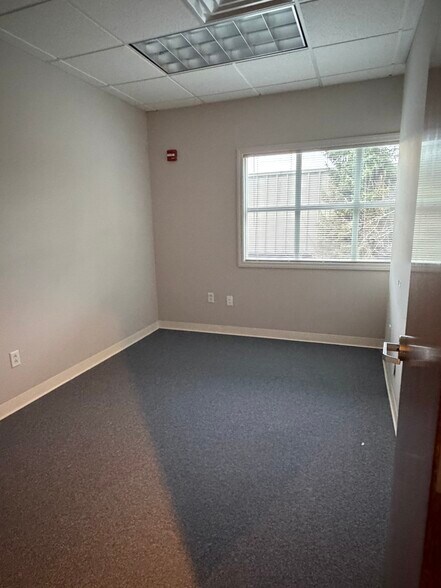 More Photos Of 97 Cedar Grove Ln, Somerset Office For Lease