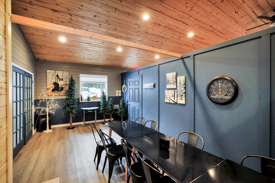 More Photos Of 802 S Shore Diamond Lake Rd, Newport Restaurant For Sale