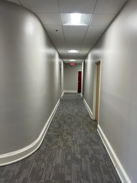 More Photos Of 1902 Leland Dr SE, Marietta Unknown For Lease