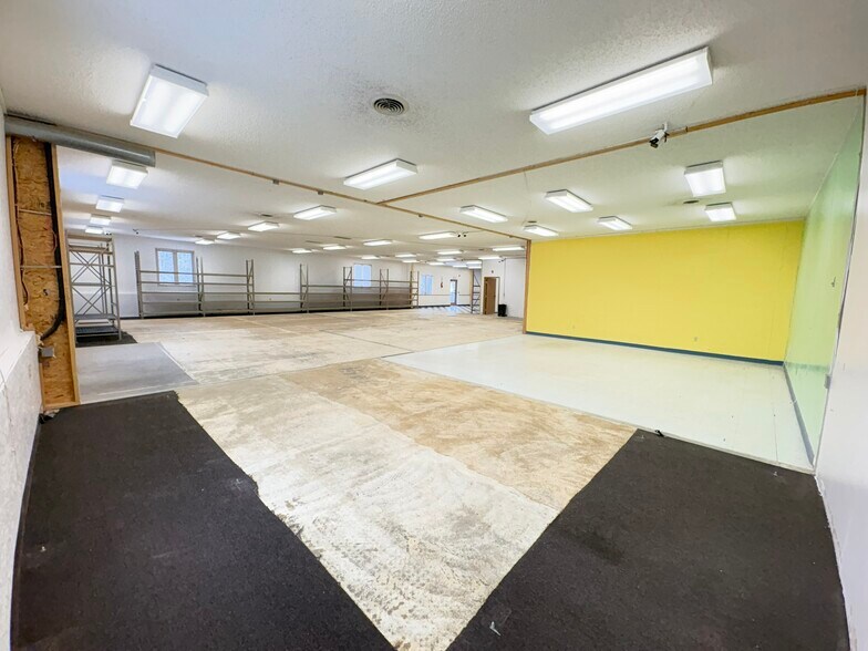 More Photos Of 493 Bev Rd, Youngstown Warehouse For Sale