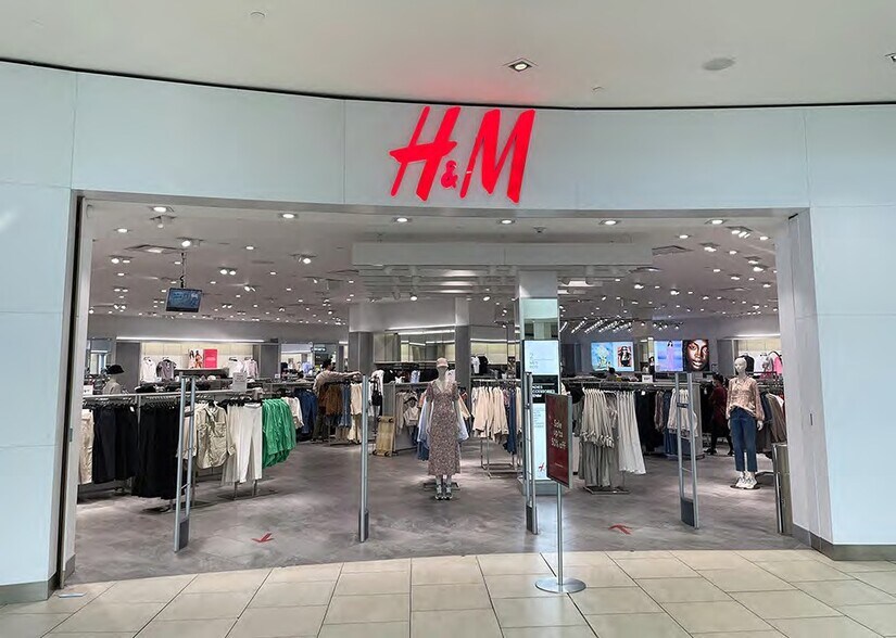 More Photos Of 201 E Magnolia Blvd, Burbank General Retail For Lease