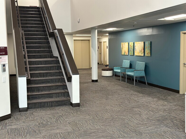 More Photos Of 1005 Pennsylvania Ave, Ottumwa Office For Sale