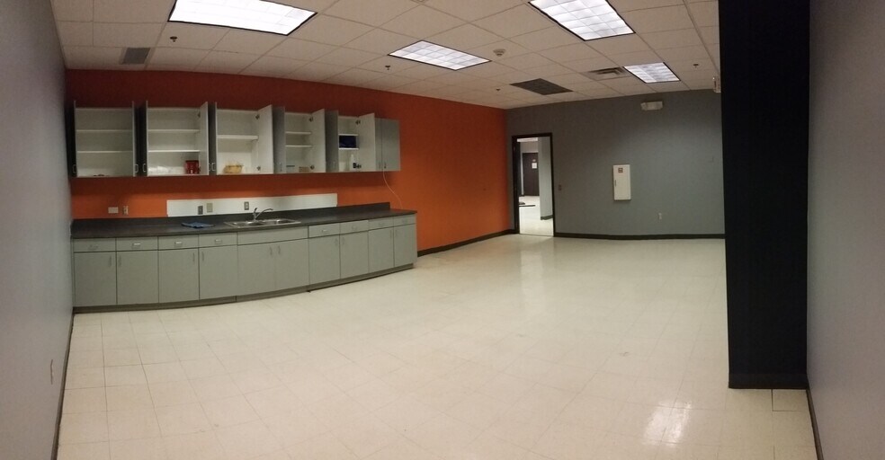 More Photos Of 200 Avenue B NW, Winter Haven Office For Lease